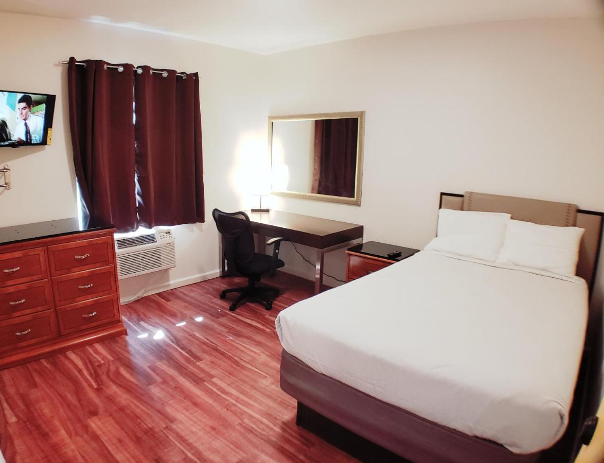 Deluxe Double Room Shower