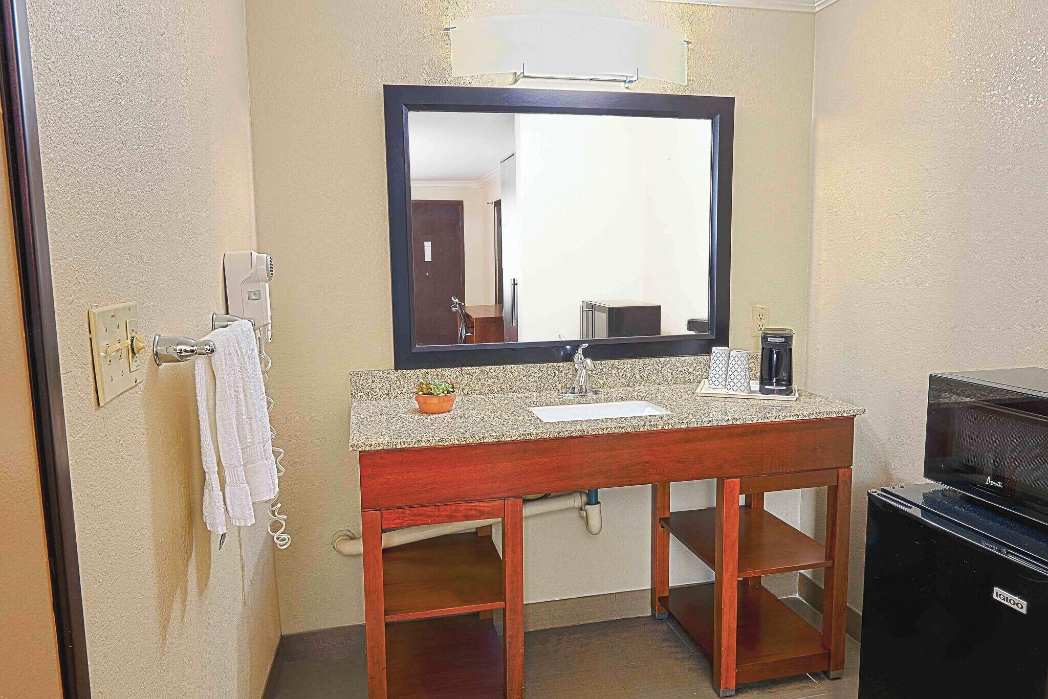 King Room Handicap Accessible or Non-Smoking