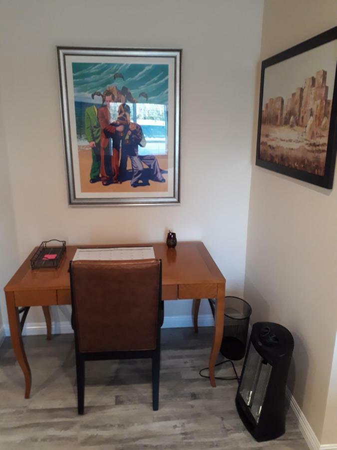 Deluxe Queen Studio