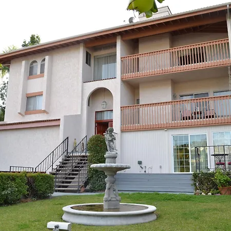 Bed And Breakfast In Hollywood Hills-3