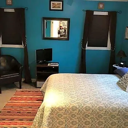 Elaine'S Hollywood Bed & Breakfast-2